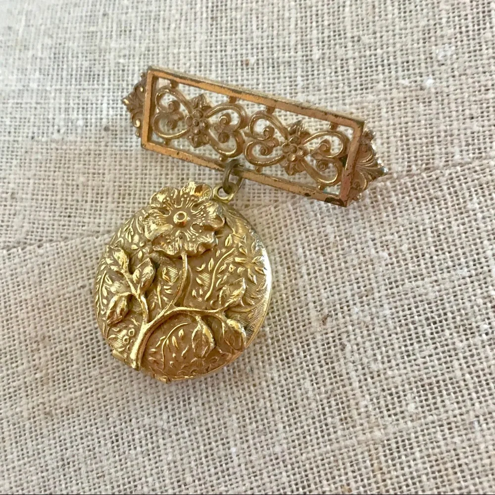 Vintage Locket Designer Miriam Haskell Keepsake
